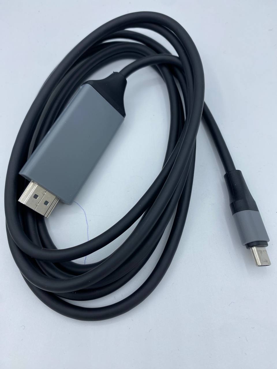 Cable HDMI TO TYPE "C"  - بفضل هذا الكابل العصري، يمكنك بسهولة توصيل أجهزتك المزودة بمنفذ Type-C، مثل الهواتف الذكية وأجهزة اللابتوب، بالشاشات وأجهزة التلفاز عالية الدقة.